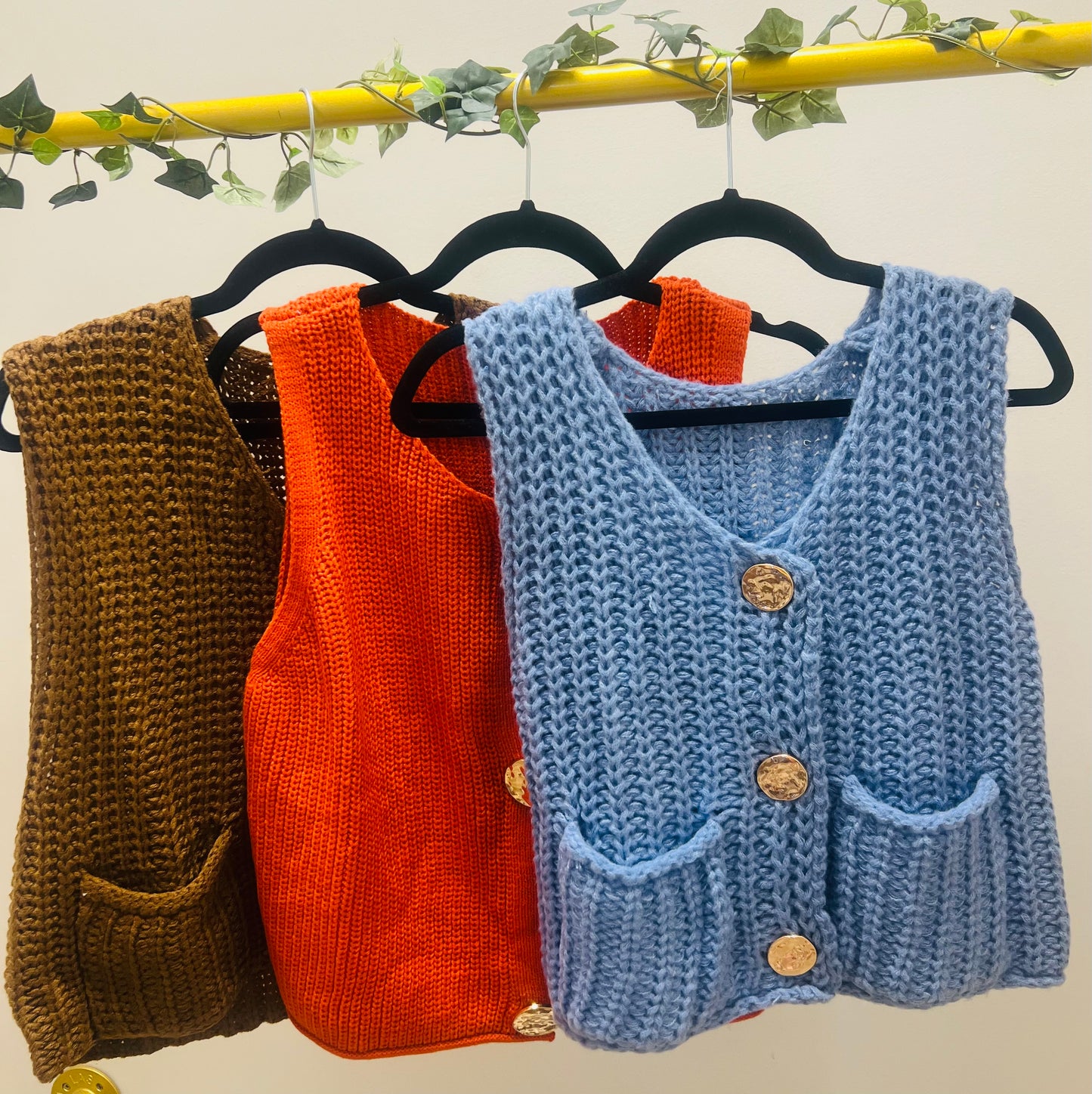 Sleeveless knit vest