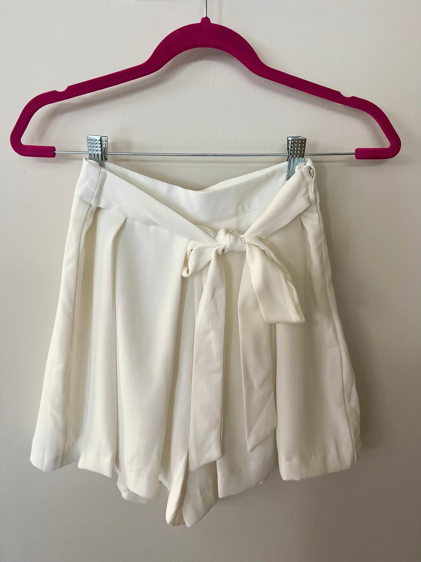 Woven pleated shorts 9364