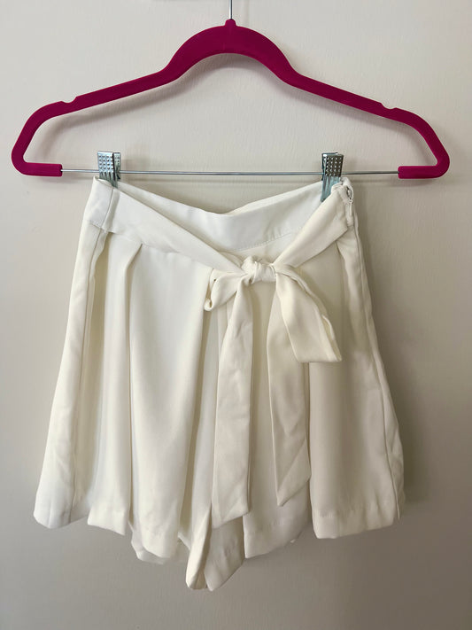 Woven pleated shorts 9364