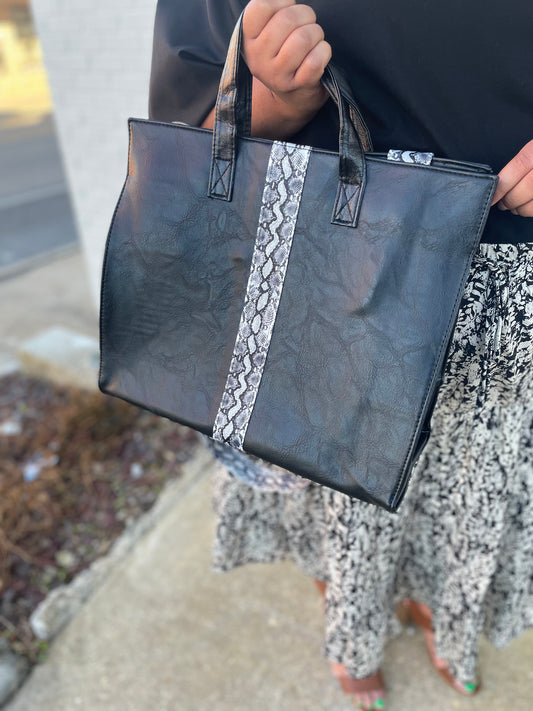 Nicole Tote